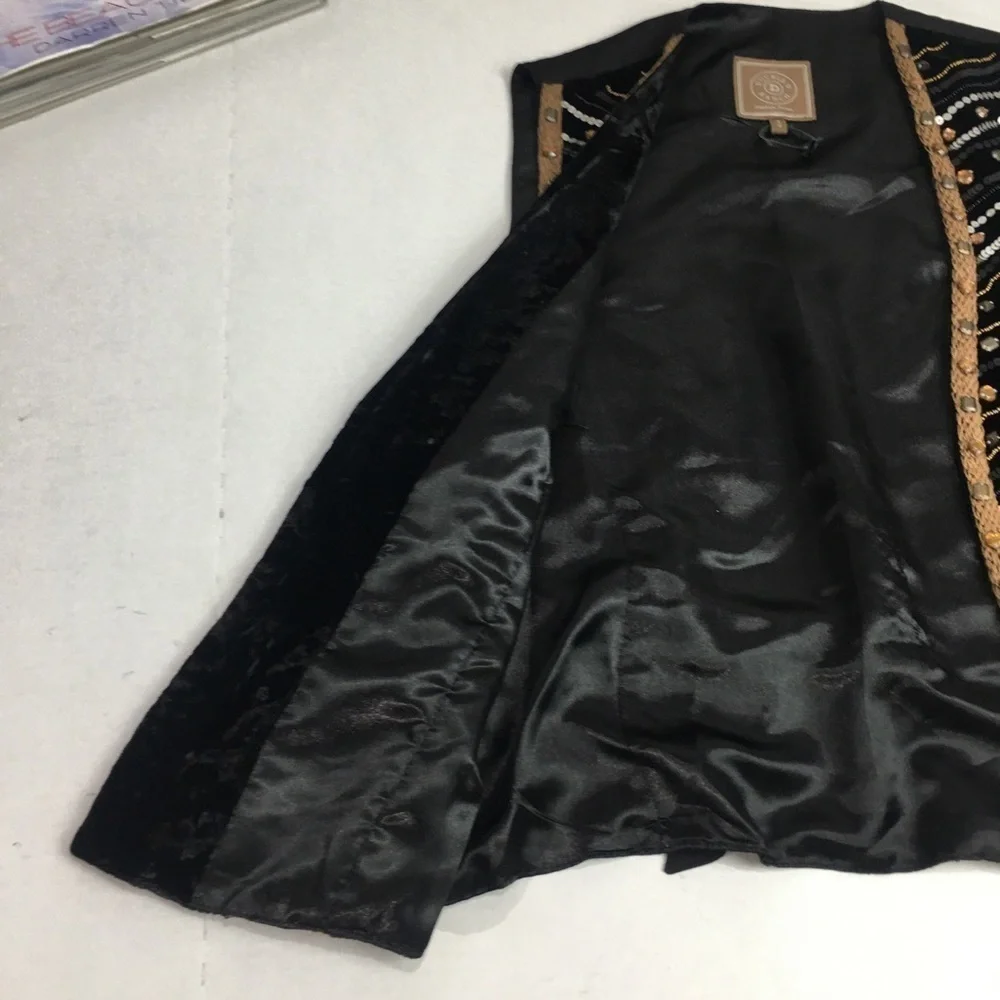 Double D Ranch Vest - Picture 6 of 10